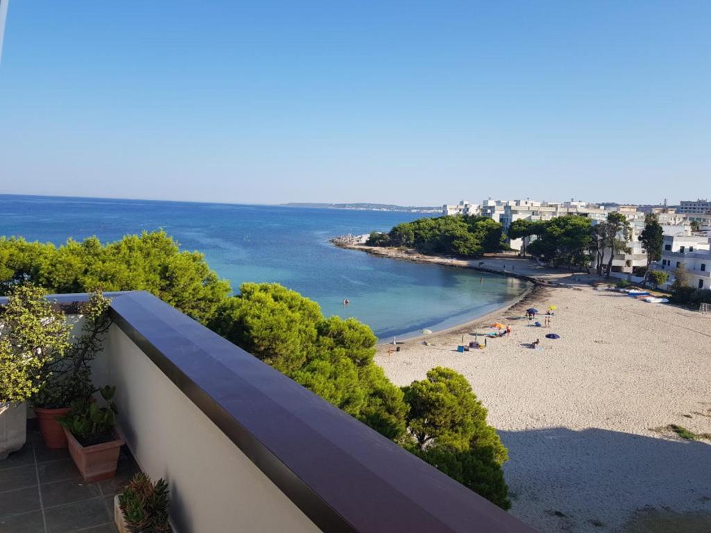 Suite Con Terrazzo Sul Mare E Discesa In Spiaggia A Галлиполи Экстерьер фото