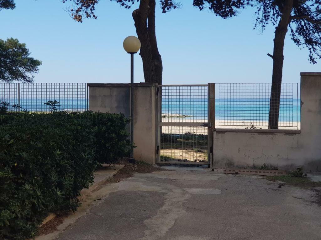 Suite Con Terrazzo Sul Mare E Discesa In Spiaggia A Галлиполи Экстерьер фото